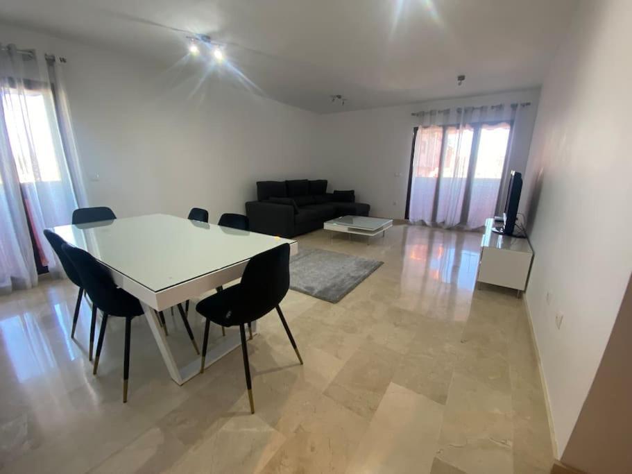 3 Bed With Pool And Parking *