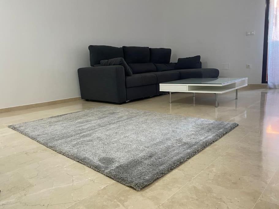 3 Bed With Pool And Parking